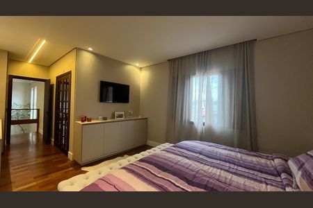 Casa à venda com 1000m², 5 quartos e 6 vagas Casa à venda com 1000m², 5 quartos e 6 vagasSuíte 2