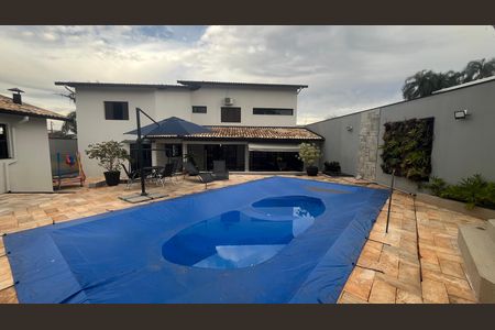 Casa à venda com 1000m², 5 quartos e 6 vagas Casa à venda com 1000m², 5 quartos e 6 vagasÁrea comum