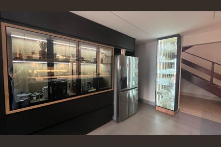 Casa à venda com 1000m², 5 quartos e 6 vagas Casa à venda com 1000m², 5 quartos e 6 vagasCozinha