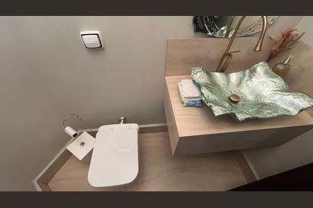 Casa à venda com 1000m², 5 quartos e 6 vagas Casa à venda com 1000m², 5 quartos e 6 vagasLavabo