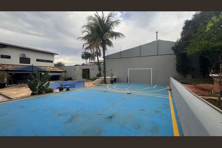 Casa à venda com 1000m², 5 quartos e 6 vagas Casa à venda com 1000m², 5 quartos e 6 vagasÁrea comum