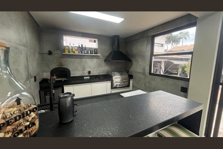 Casa à venda com 1000m², 5 quartos e 6 vagas Casa à venda com 1000m², 5 quartos e 6 vagasÁrea comum