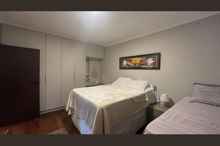 Casa à venda com 1000m², 5 quartos e 6 vagas Casa à venda com 1000m², 5 quartos e 6 vagasSuíte 1
