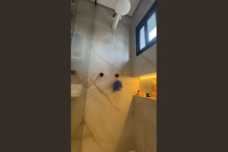 Casa à venda com 1000m², 5 quartos e 6 vagas Casa à venda com 1000m², 5 quartos e 6 vagasBanheiro