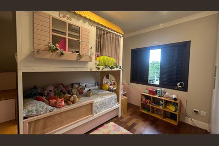 Casa à venda com 1000m², 5 quartos e 6 vagas Casa à venda com 1000m², 5 quartos e 6 vagasQuarto 2