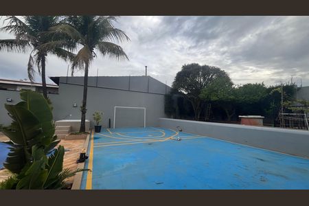 Casa à venda com 1000m², 5 quartos e 6 vagas Casa à venda com 1000m², 5 quartos e 6 vagasÁrea comum