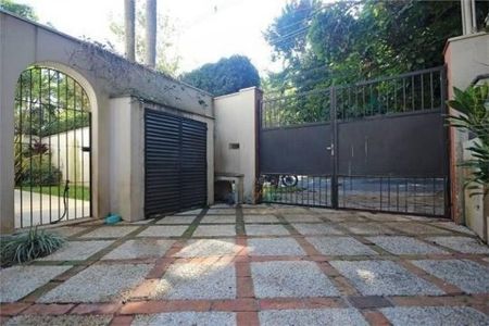 Casa à venda com 3 quartos, 280m² em Vila Madalena, São Paulo