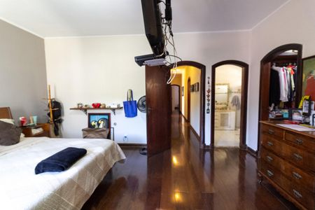 Casa à venda com 450m², 5 quartos e 4 vagasSuíte 1