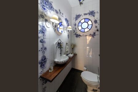 Casa à venda com 450m², 5 quartos e 4 vagasLavabo