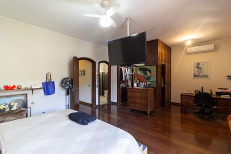 Casa à venda com 450m², 5 quartos e 4 vagasSuíte 1