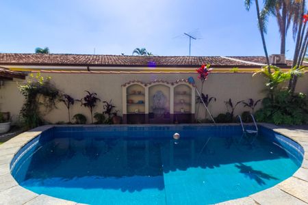 Casa à venda com 450m², 5 quartos e 4 vagasÁrea comum - Piscina