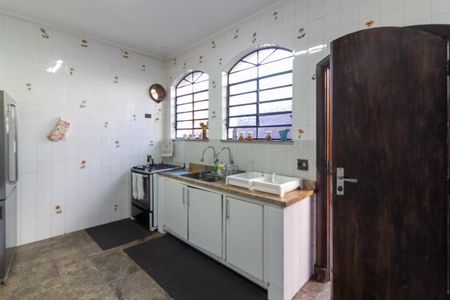 Casa à venda com 450m², 5 quartos e 4 vagasCozinha