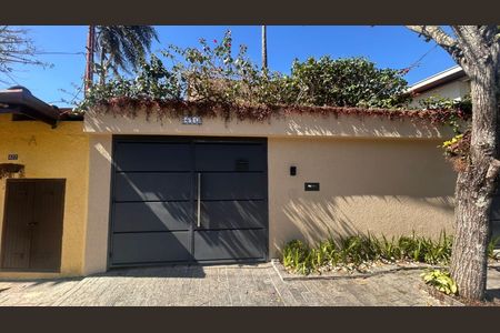 Casa à venda com 450m², 5 quartos e 4 vagasFachada