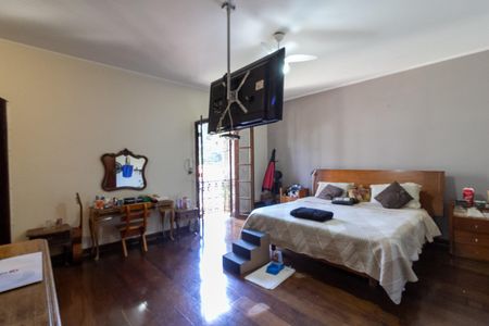 Casa à venda com 450m², 5 quartos e 4 vagasSuíte 1