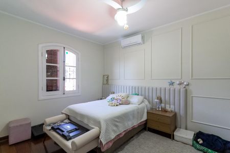 Casa à venda com 450m², 5 quartos e 4 vagasSuíte 2