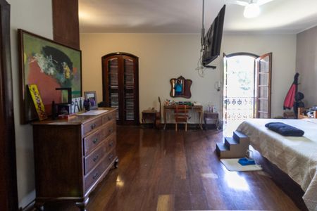 Casa à venda com 450m², 5 quartos e 4 vagasSuíte 1