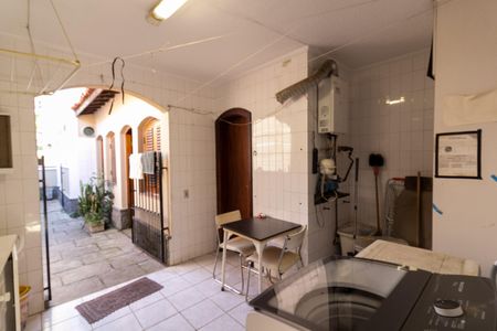 Casa à venda com 450m², 5 quartos e 4 vagasÁrea de Serviço