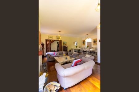 Sala de casa à venda com 5 quartos, 450m² em Vila Elvira, São Paulo