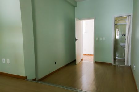 Casa de condomínio à venda com 159m², 3 quartos e 3 vagasSuíte