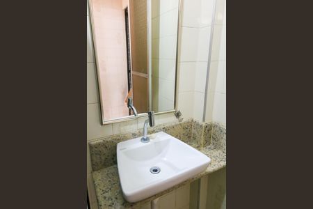 Casa de condomínio à venda com 159m², 3 quartos e 3 vagasBanheiro de Serviço