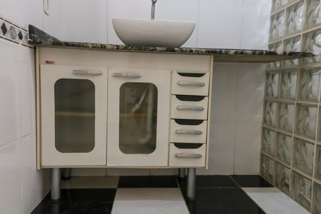 Casa de condomínio à venda com 159m², 3 quartos e 3 vagasBanheiro Social 