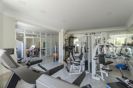 Casa de condomínio à venda com 214m², 4 quartos e 4 vagasÁrea comum - Academia