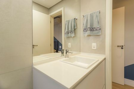 Casa de condomínio à venda com 214m², 4 quartos e 4 vagasBanheiro da Suíte 1