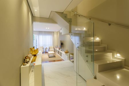 Casa de condomínio à venda com 214m², 4 quartos e 4 vagasSala