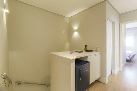 Casa de condomínio à venda com 214m², 4 quartos e 4 vagasCorredor