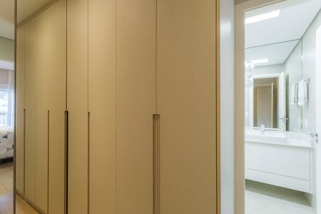 Casa de condomínio à venda com 214m², 4 quartos e 4 vagasSuíte 2