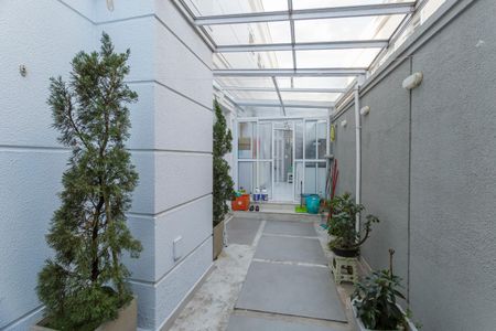 Casa de condomínio à venda com 214m², 4 quartos e 4 vagasQuintal