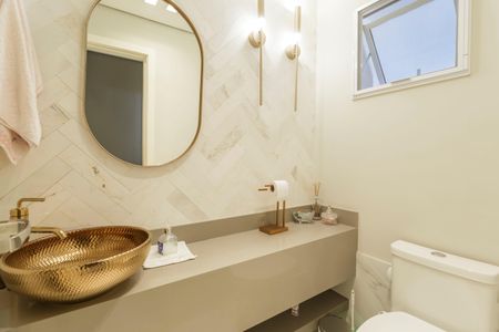 Casa de condomínio à venda com 214m², 4 quartos e 4 vagasLavabo