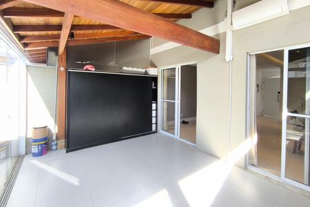 Casa de condomínio à venda com 87m², 3 quartos e 2 vagas Casa de condomínio à venda com 87m², 3 quartos e 2 vagasVaranda