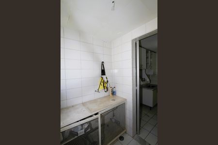 Apartamento à venda com 75m², 2 quartos e 1 vagaÁrea de Serviço