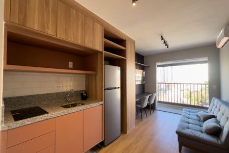Sala e cozinha de apartamento à venda com 1 quarto, 33m² em Vila Mariana, São Paulo