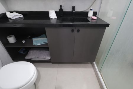 Apartamento à venda com 76m², 2 quartos e 2 vagasBanheiro da Suíte