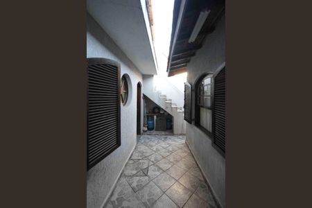 Casa à venda com 140m², 3 quartos e 2 vagas Casa à venda com 140m², 3 quartos e 2 vagasCorredor