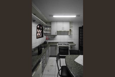 Casa à venda com 140m², 3 quartos e 2 vagas Casa à venda com 140m², 3 quartos e 2 vagasCozinha