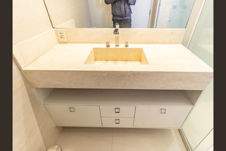 Apartamento para alugar com 126m², 3 quartos e 2 vagas Apartamento para alugar com 126m², 3 quartos e 2 vagasBanheiro da Suíte 1