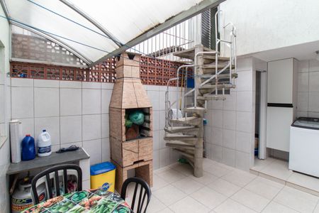 Casa à venda com 97m², 2 quartos e 1 vagaÁrea de Serviço