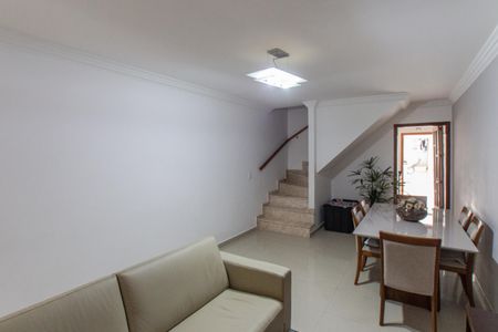 Casa à venda com 97m², 2 quartos e 1 vagaSala