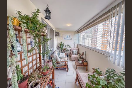 Apartamento à venda com 80m², 2 quartos e 2 vagasSacada Suíte