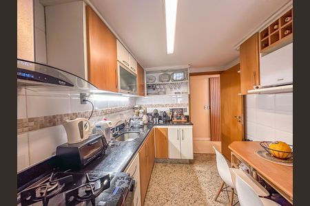 Apartamento à venda com 80m², 2 quartos e 2 vagasCozinha