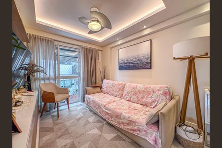 Apartamento à venda com 80m², 2 quartos e 2 vagasSala