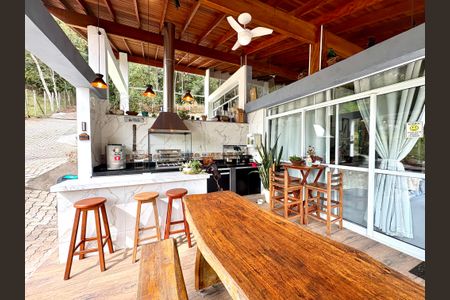 Casa para alugar com 300m², 2 quartos e NaN vagasChurrasqueira