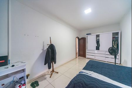 Casa à venda com 328m², 5 quartos e 3 vagasQuarto 1