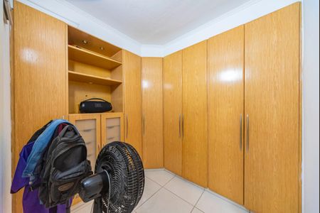 Casa à venda com 328m², 5 quartos e 3 vagasCloset do Quarto 2