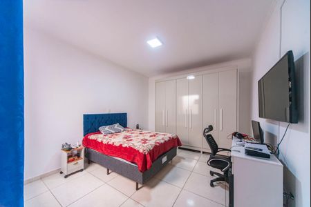 Casa à venda com 328m², 5 quartos e 3 vagasQuarto 3