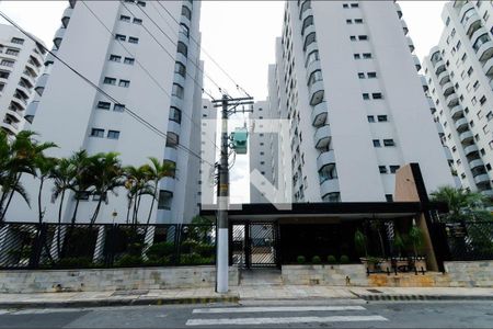 Apartamento para alugar com 73m², 3 quartos e 2 vagas Apartamento para alugar com 73m², 3 quartos e 2 vagasFachada