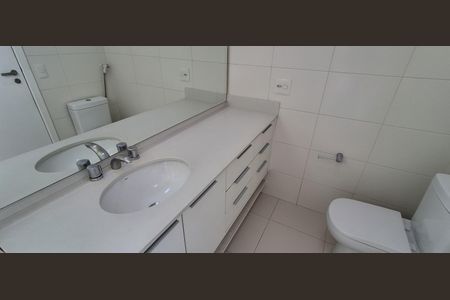 Apartamento à venda com 162m², 4 quartos e 3 vagasBanheiro Suíte 2